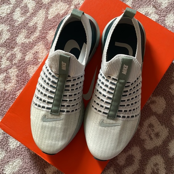 nike react phantom run, green and white size 6.5 - Picture 3 of 4